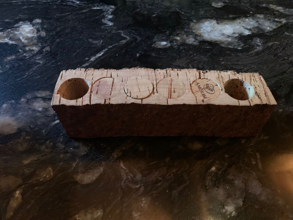 How corks are stamped from a piece of cork